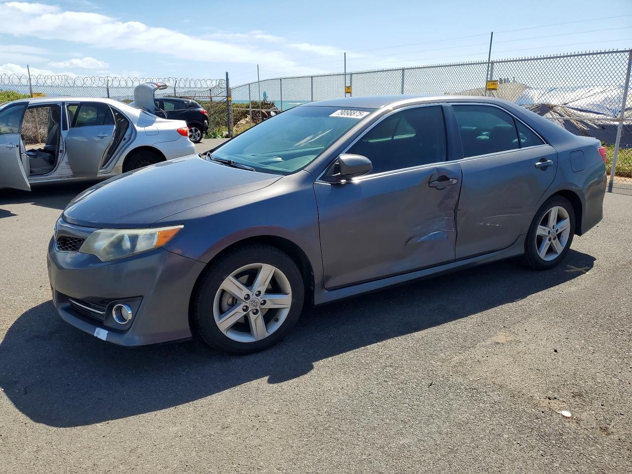 Salvage Toyota Camry Image