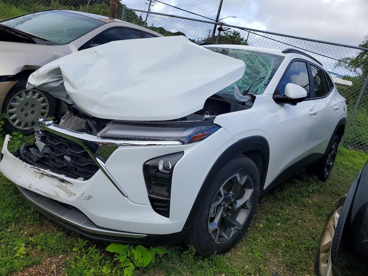 Salvage Chevrolet Trax Image