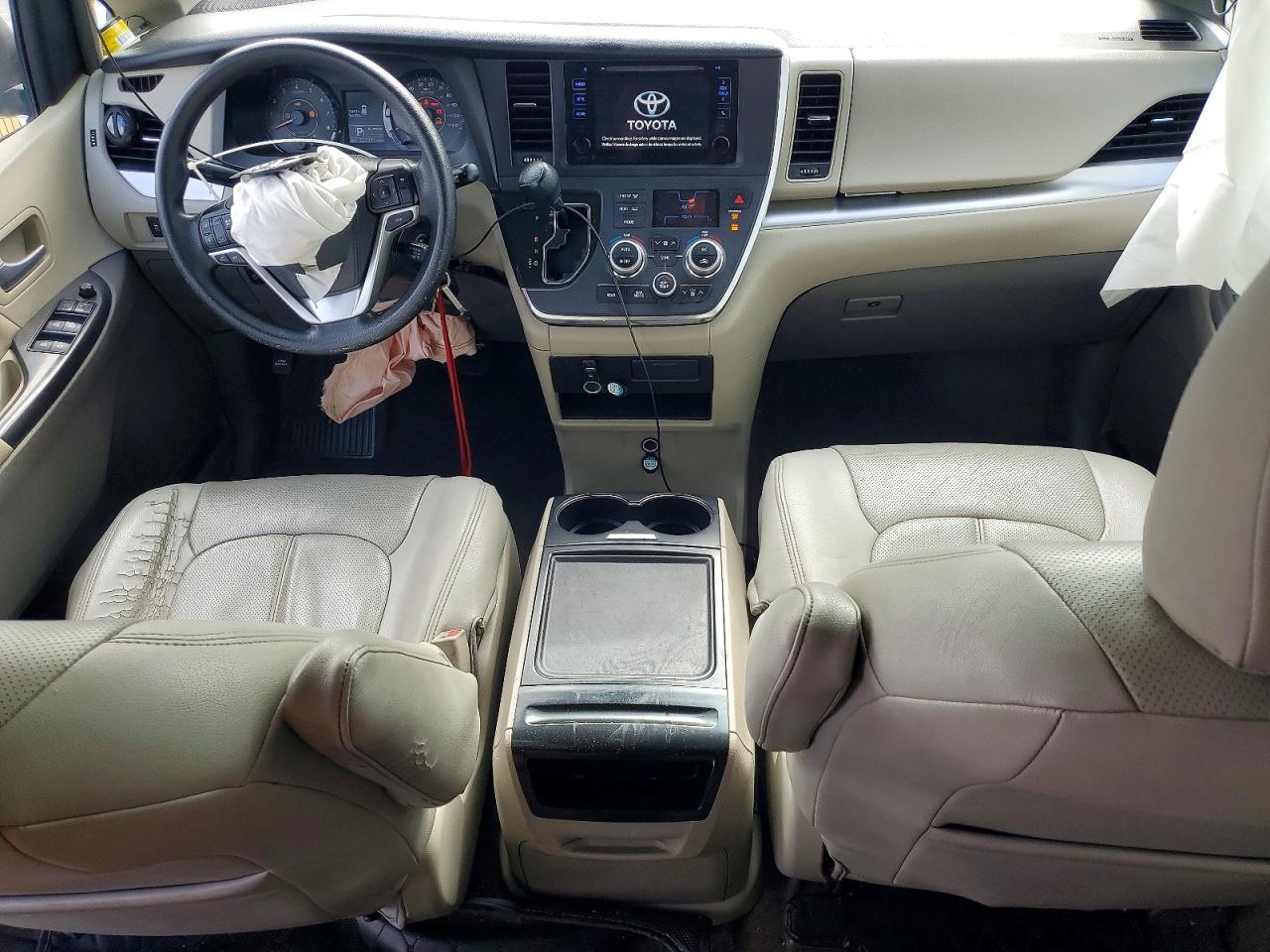 Toyota Sienna Le