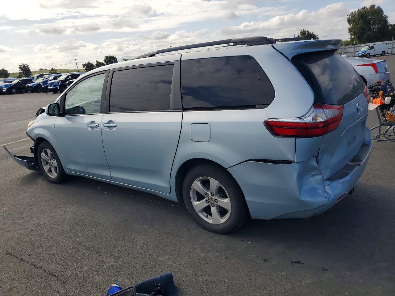 Toyota Sienna Le