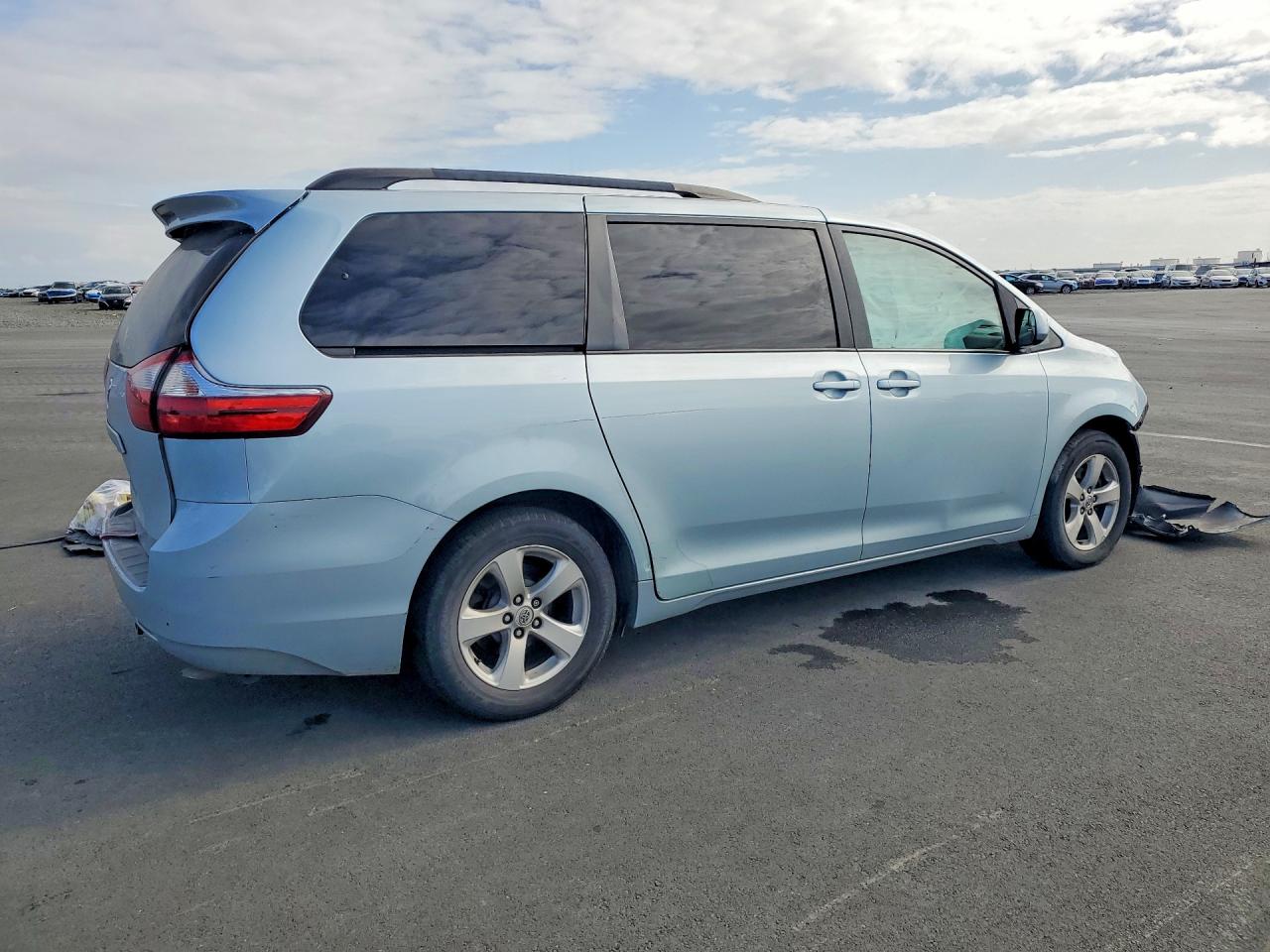 Toyota Sienna Le