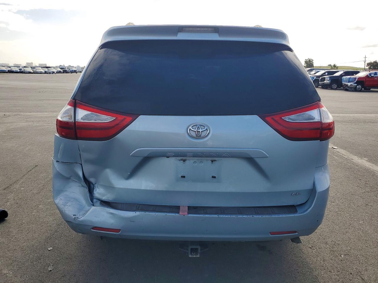 Toyota Sienna Le