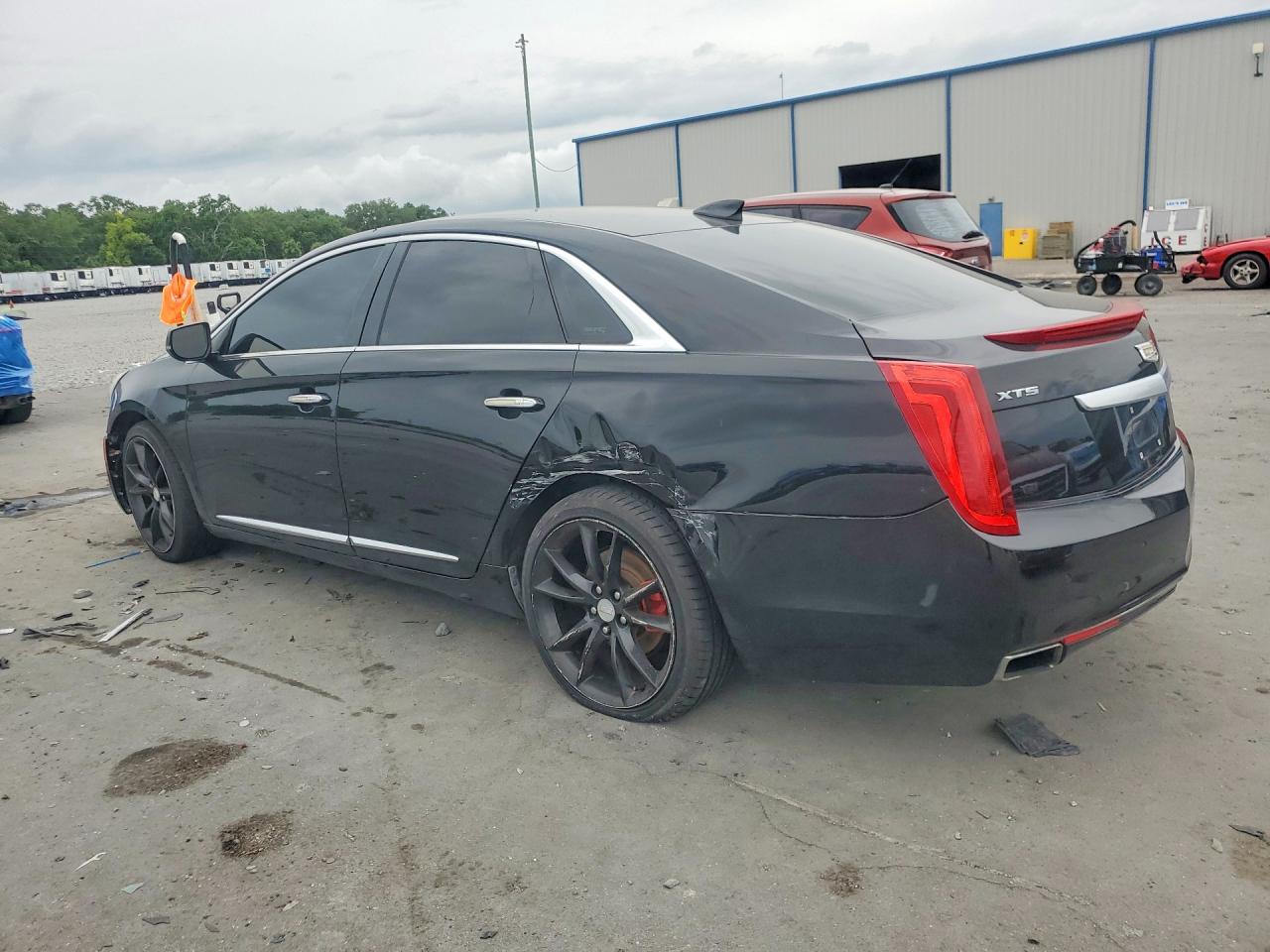 Cadillac XTS Luxury Collection