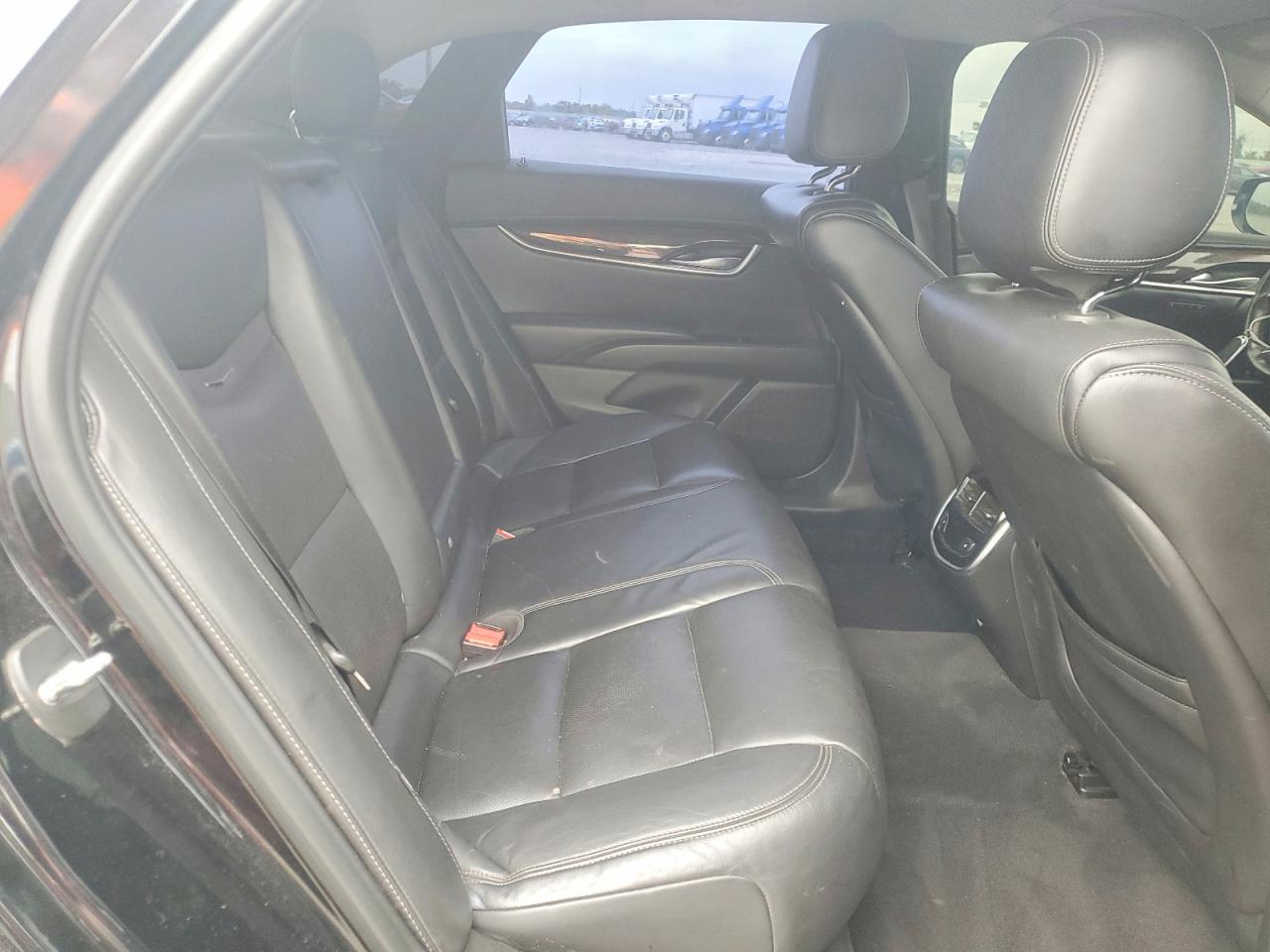 Cadillac XTS Luxury Collection