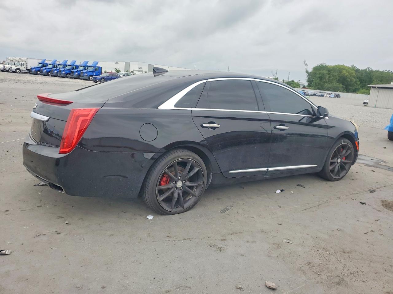 Cadillac XTS Luxury Collection