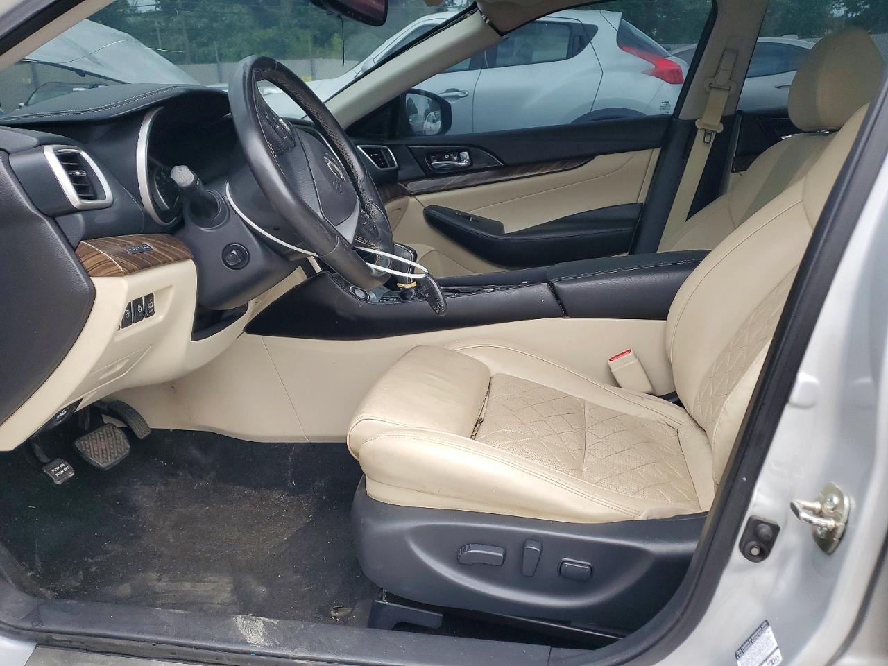 Nissan Maxima Platinum