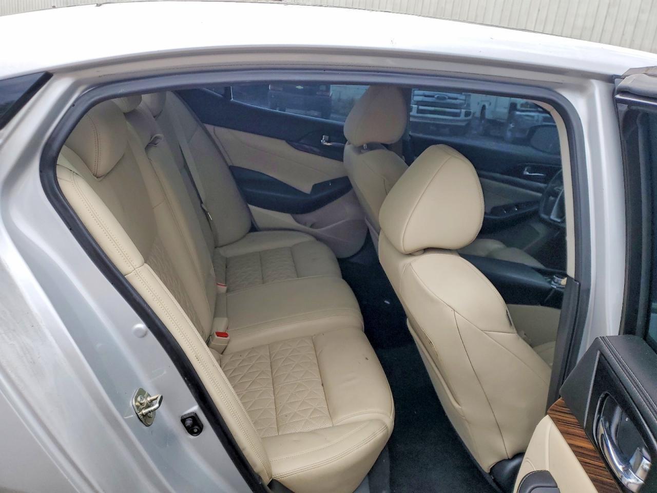 Nissan Maxima Platinum
