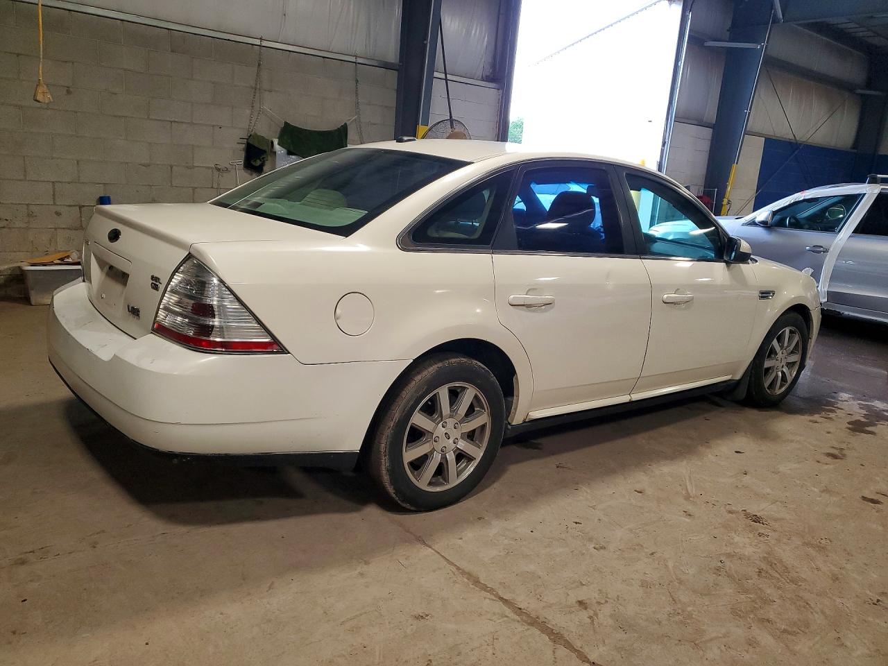 Ford Taurus Sel