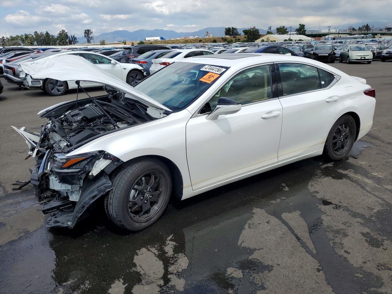 Salvage Lexus Es Image