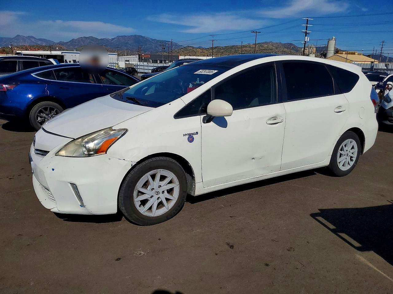Salvage Toyota Prius Image
