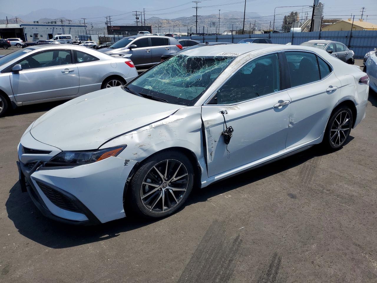 Salvage Toyota Camry Image
