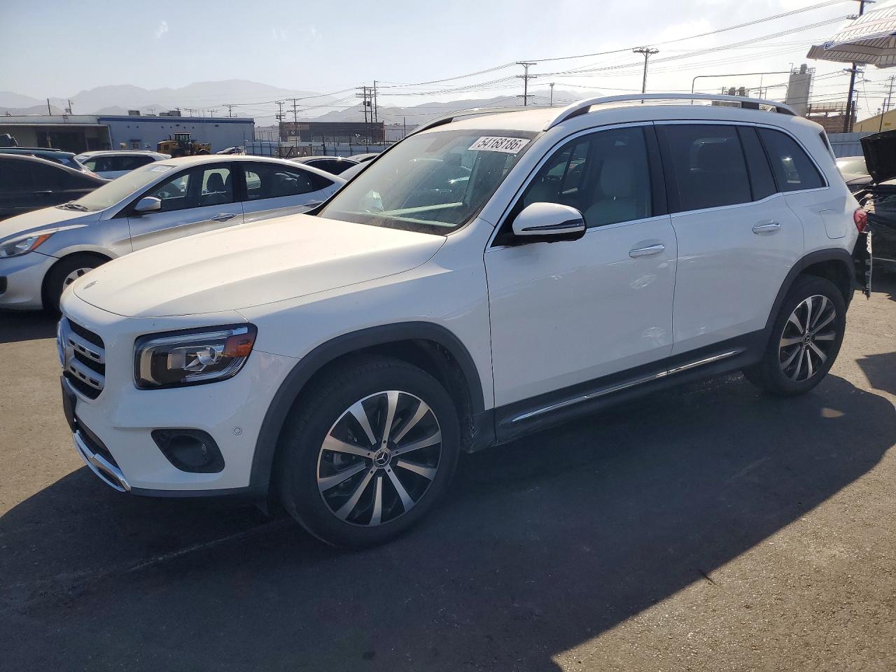 Salvage Mercedes-Benz GLB Image