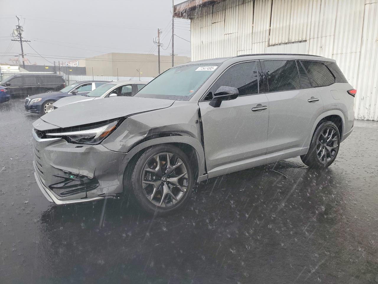 Salvage Lexus Tx 500h F Image