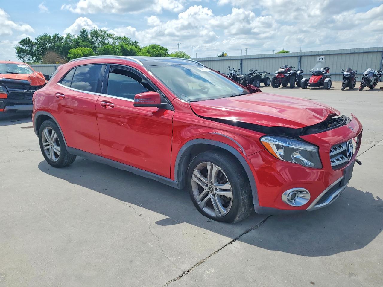 Mercedes-Benz GLA 250 4matic