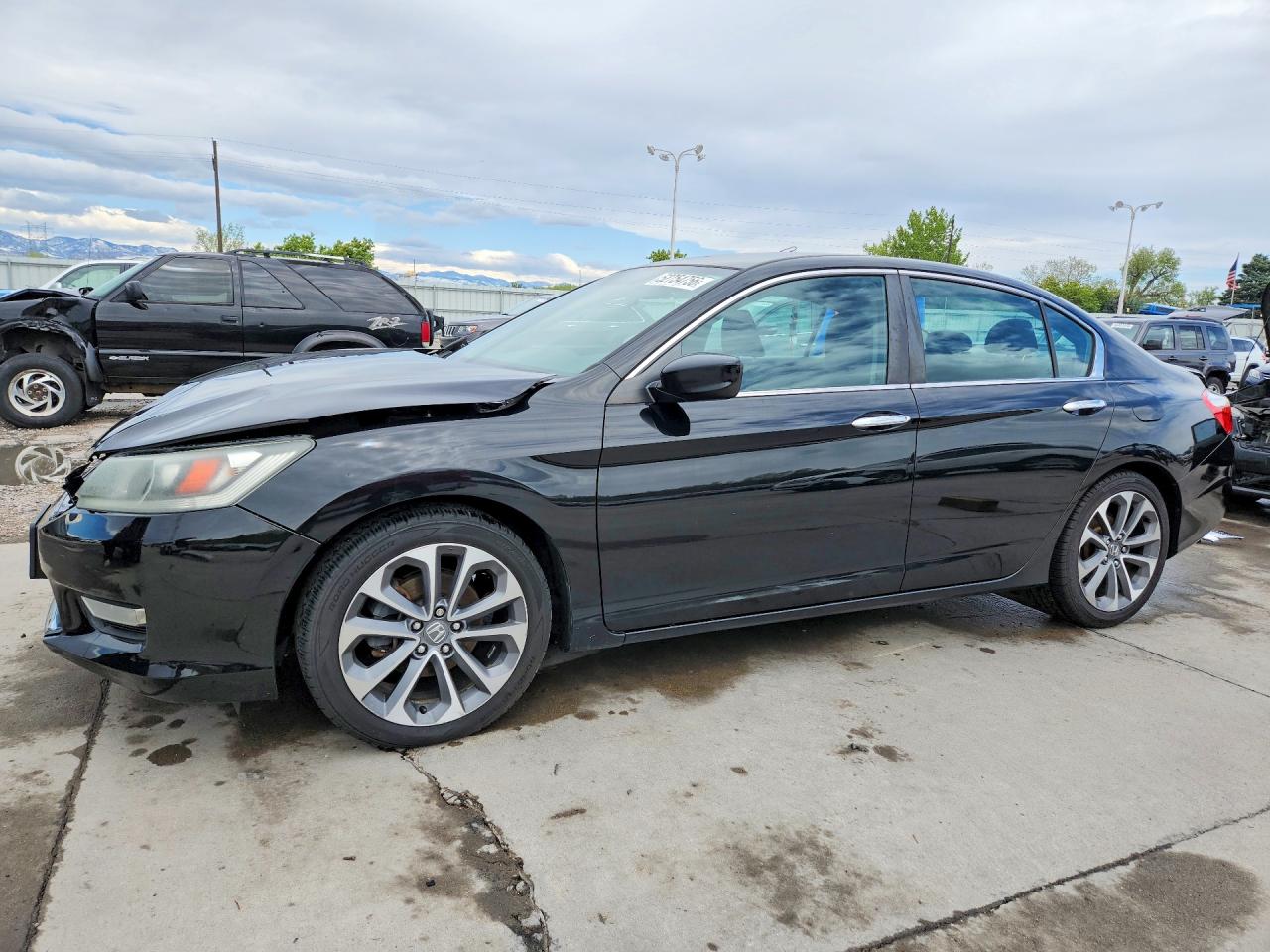 Salvage Honda Accord Image