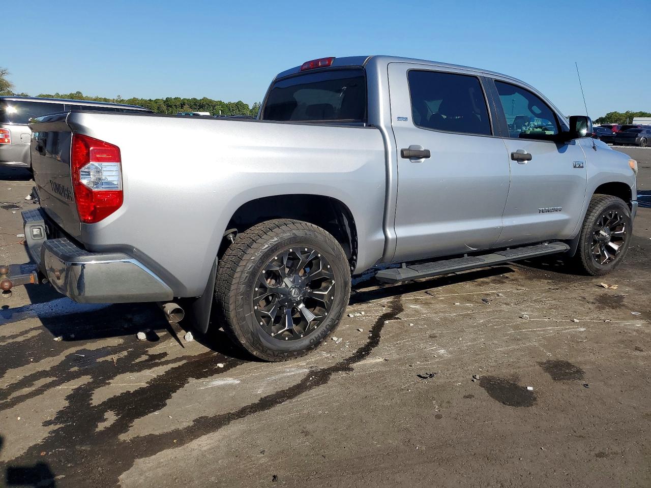 Toyota Tundra Crewmax Sr5
