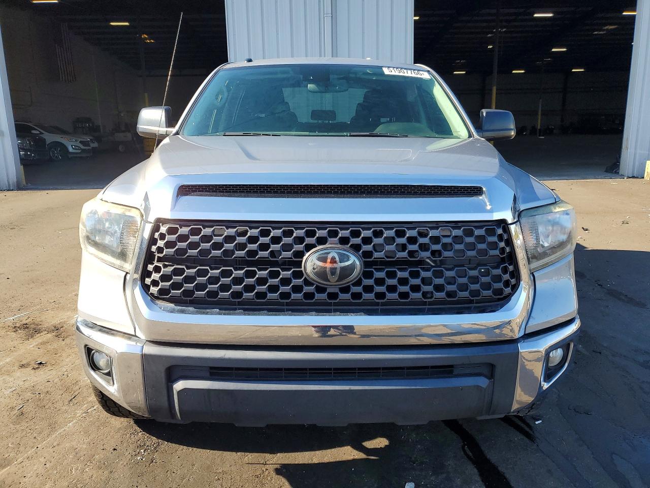 Toyota Tundra Crewmax Sr5