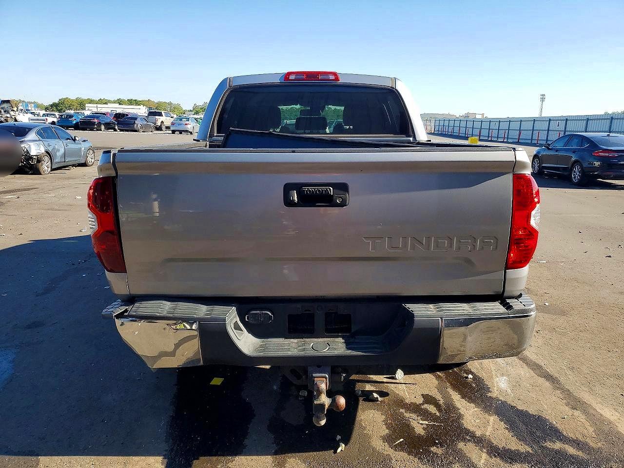 Toyota Tundra Crewmax Sr5