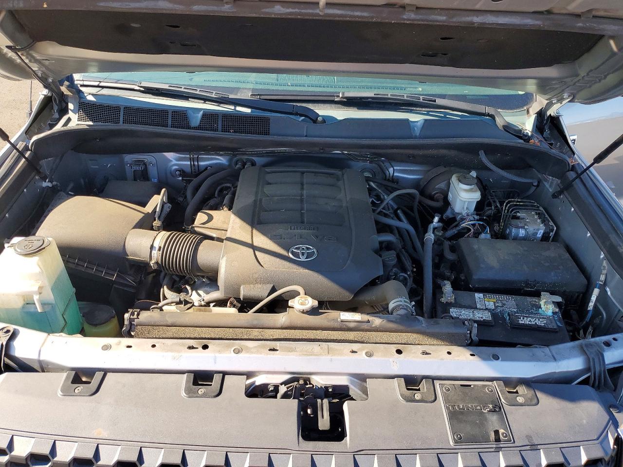 Toyota Tundra Crewmax Sr5
