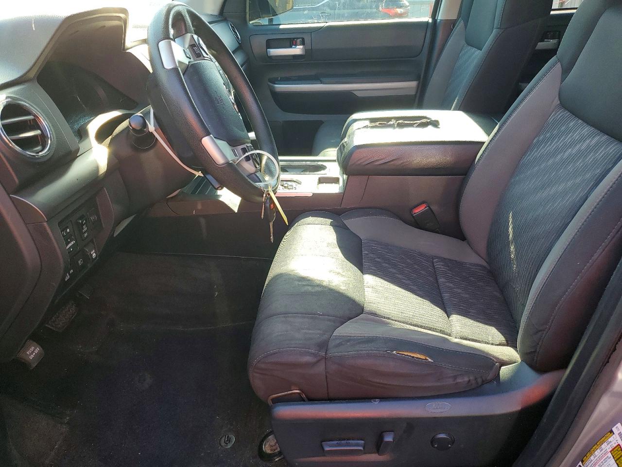 Toyota Tundra Crewmax Sr5