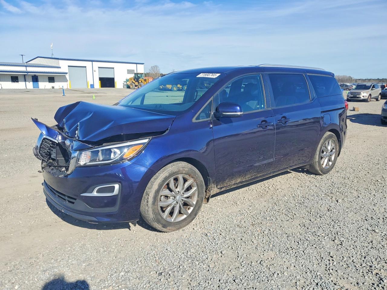 Salvage Kia Sedona Image
