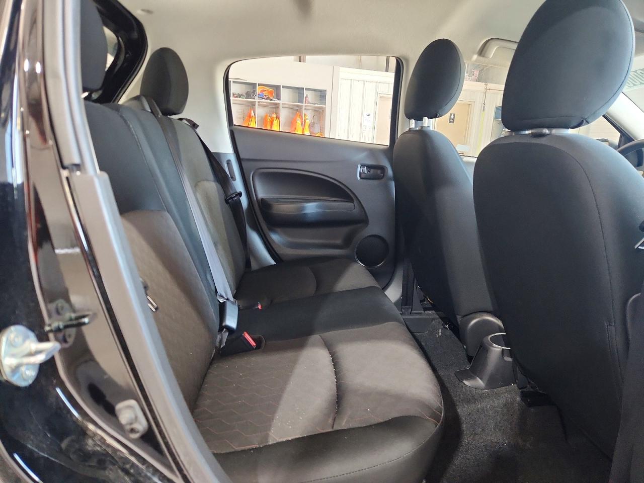 Mitsubishi Mirage Es