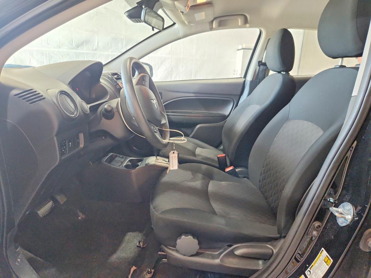 Mitsubishi Mirage Es