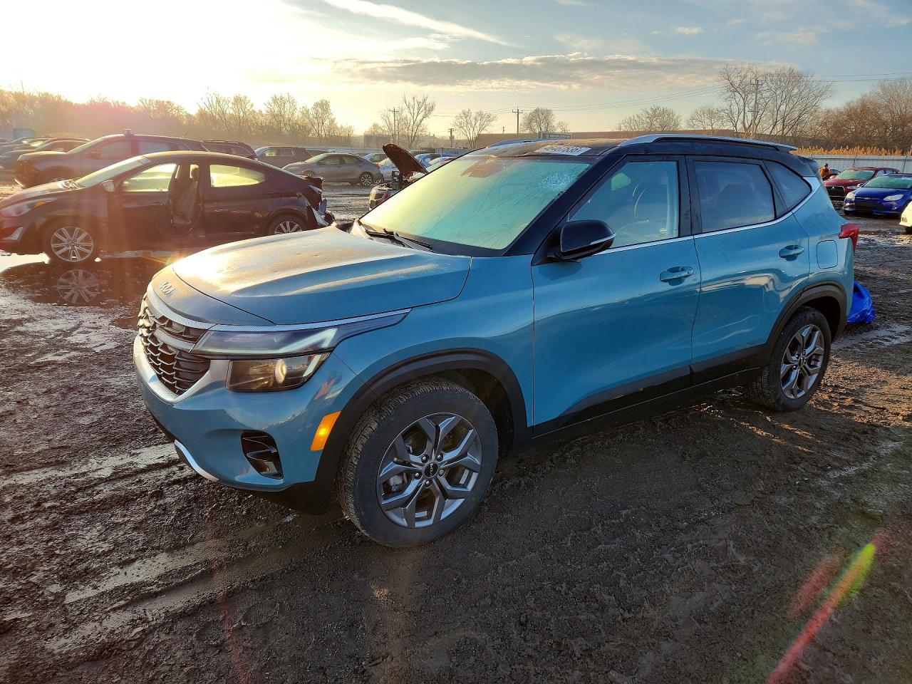 Salvage Kia Seltos Image