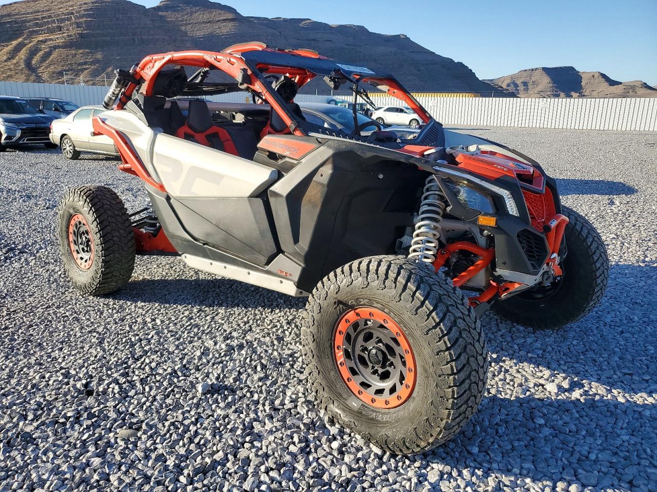 Salvage Can-Am Maverick X3 Image