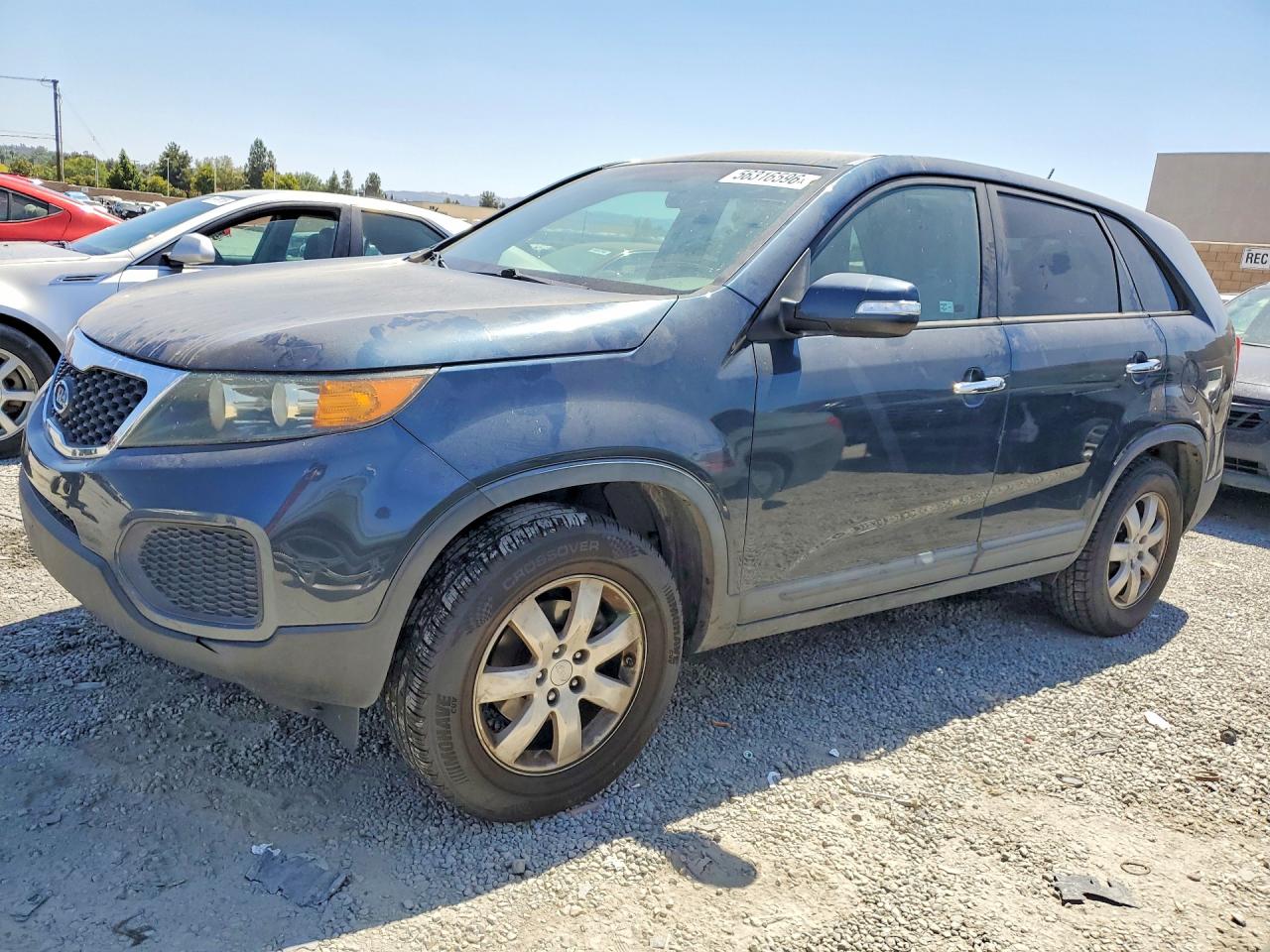 Salvage Kia Sorento Image