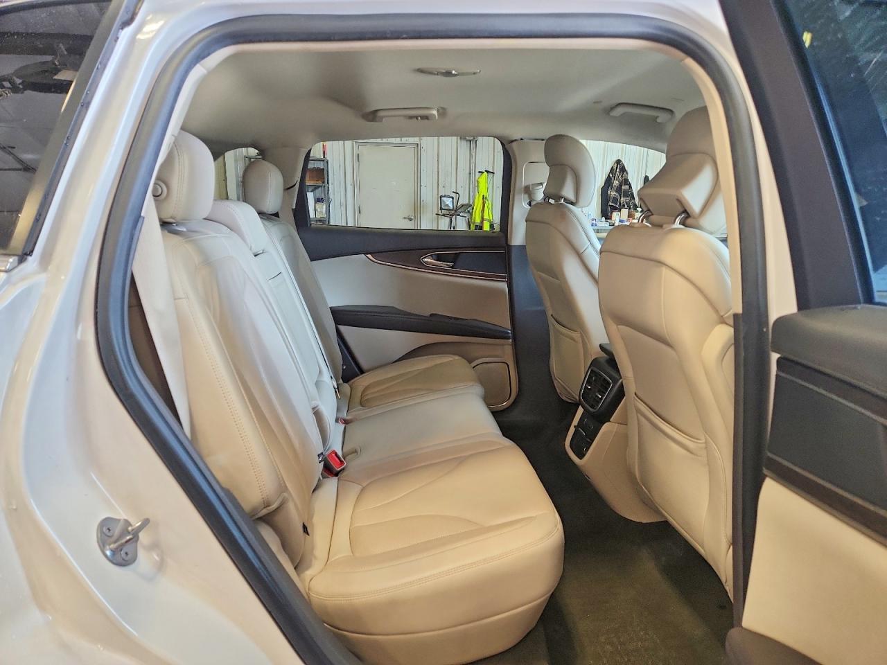 Lincoln Nautilus Select