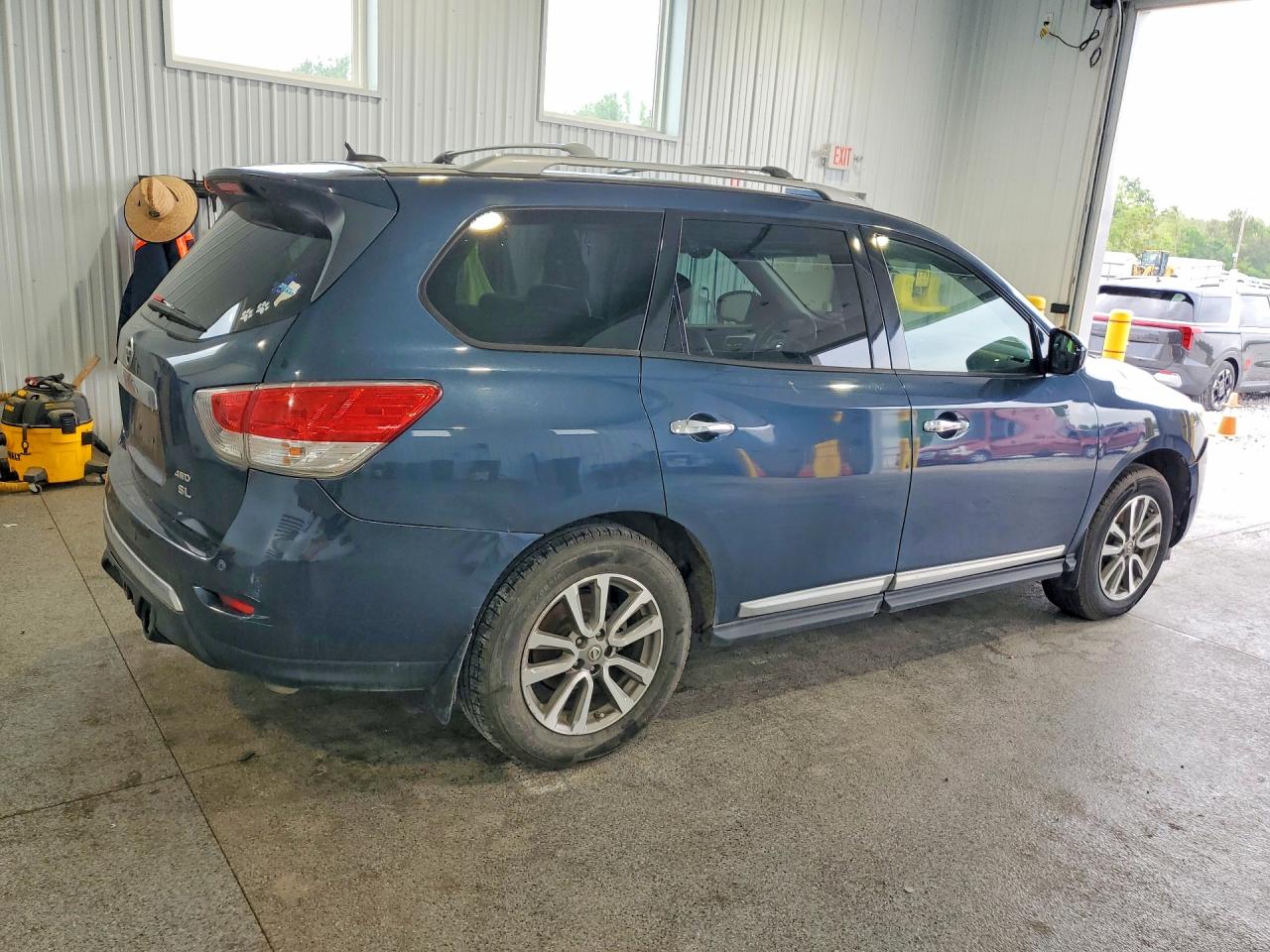 Nissan Pathfinder S