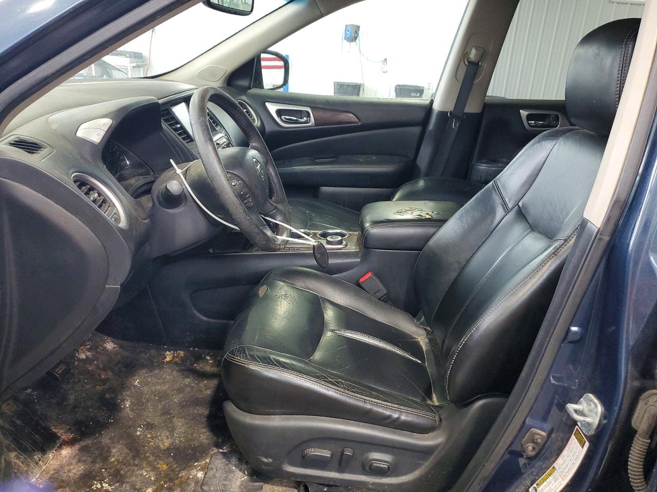 Nissan Pathfinder S