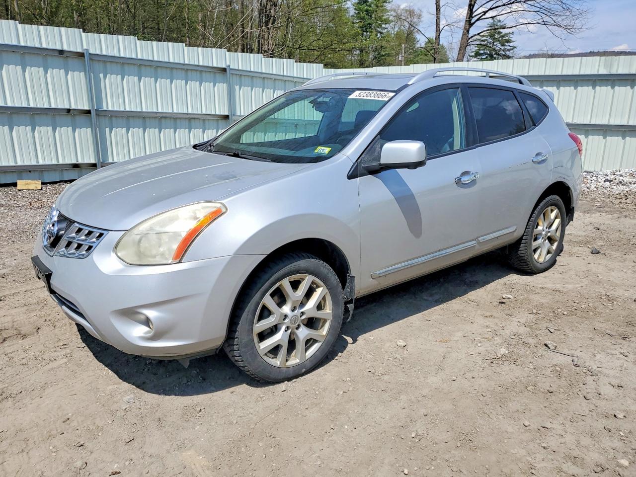 Salvage Nissan Rogue Image