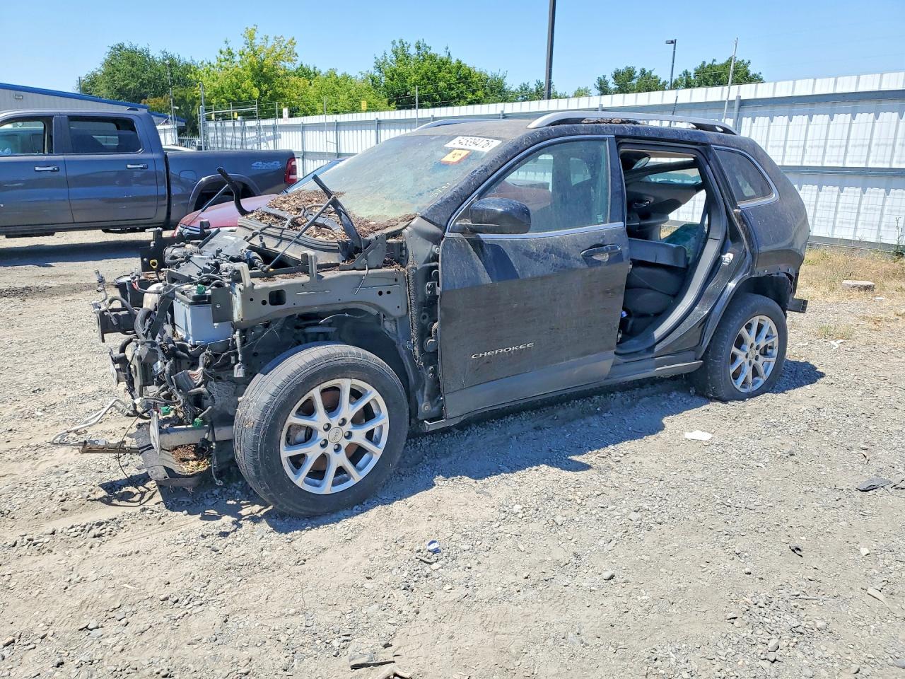 Salvage Jeep Cherokee Image