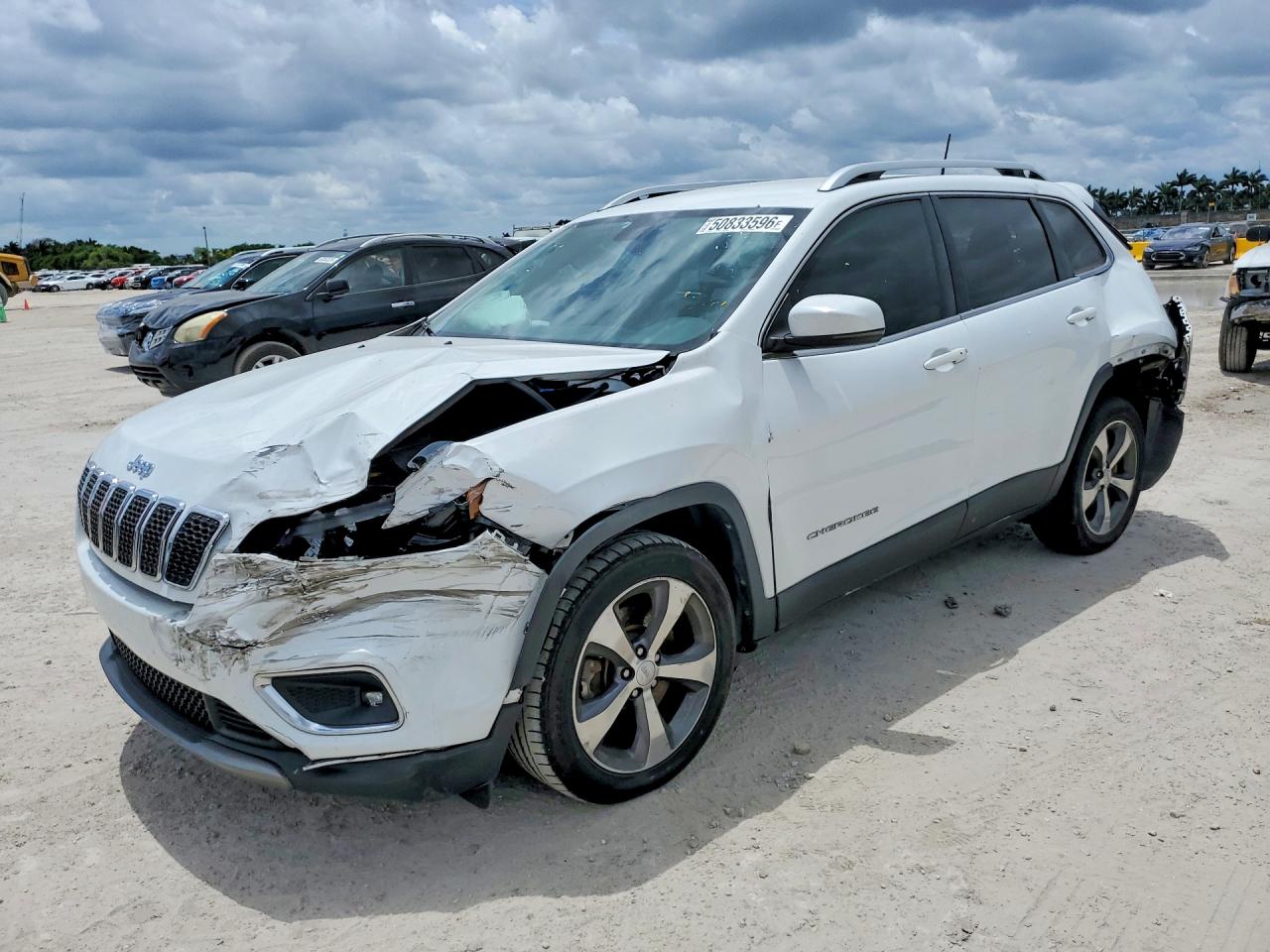 Salvage Jeep Cherokee Image