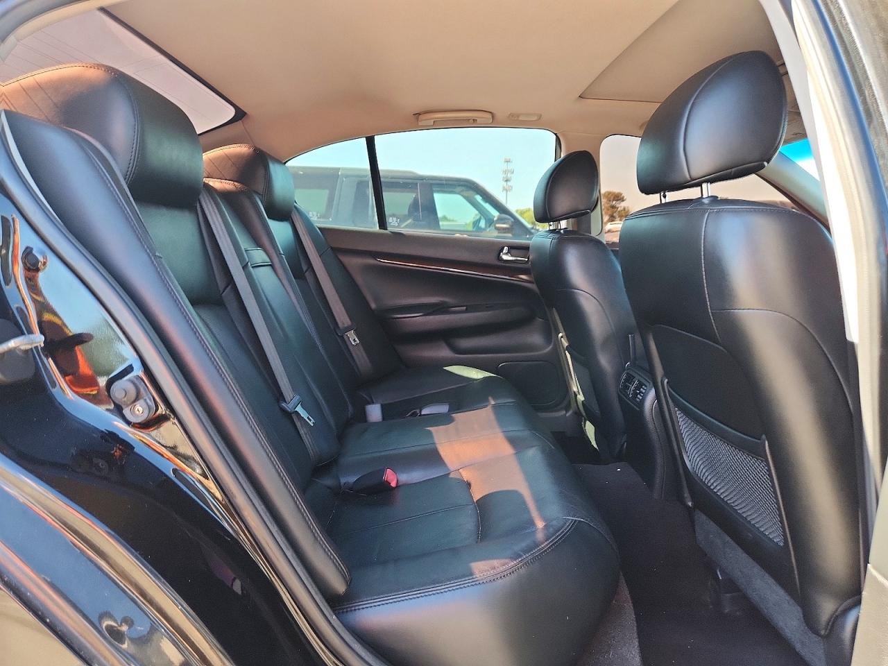 INFINITI G37 X