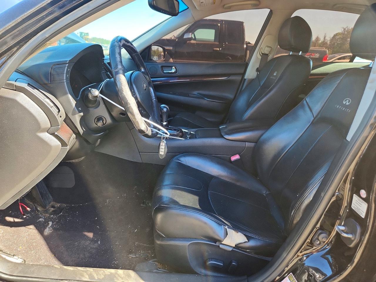 INFINITI G37 X