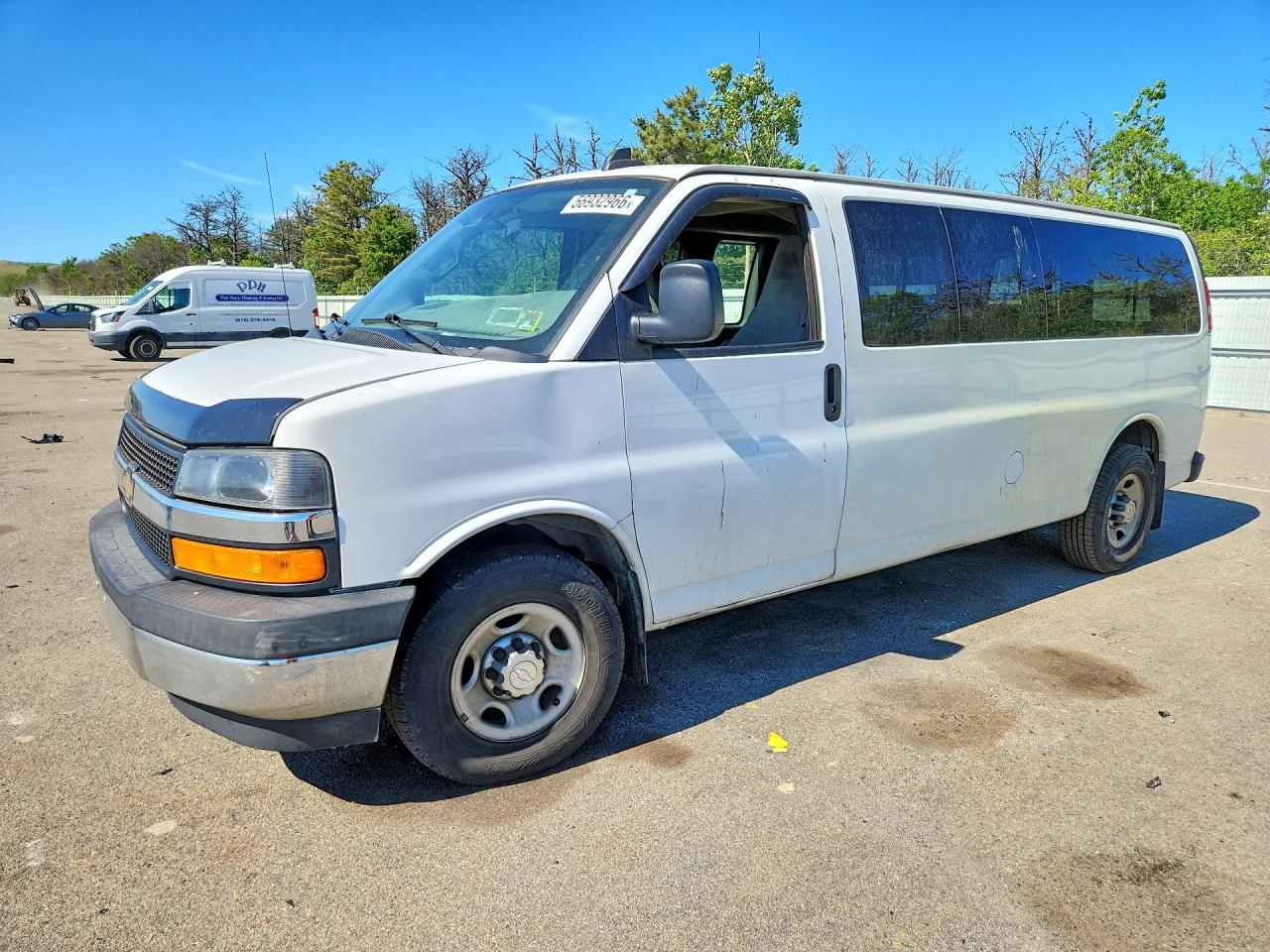 Salvage Chevrolet Expres Image