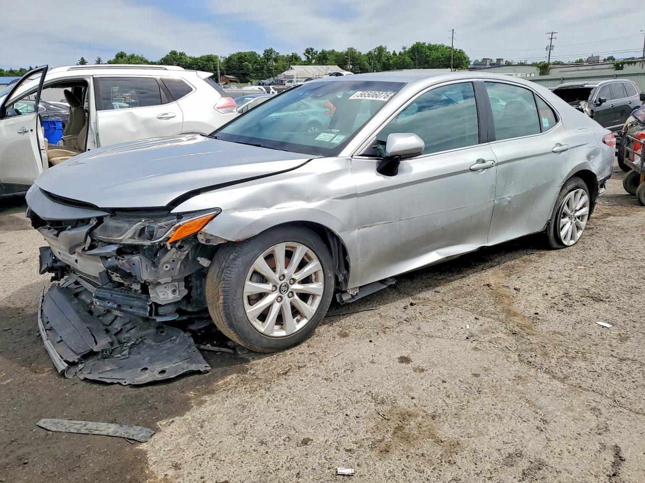 Salvage Toyota Camry Image