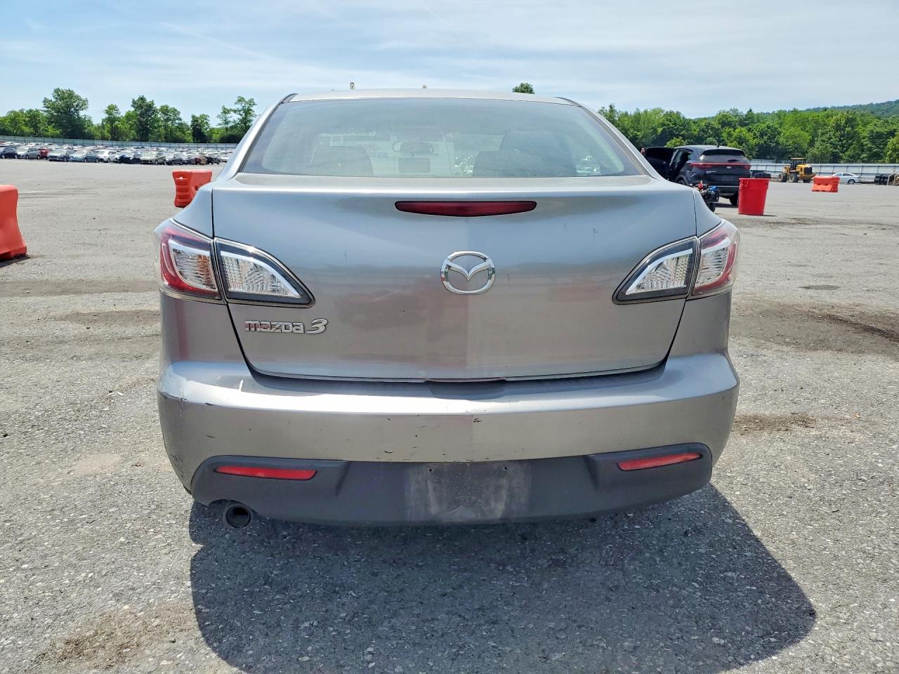 Mazda 3 I