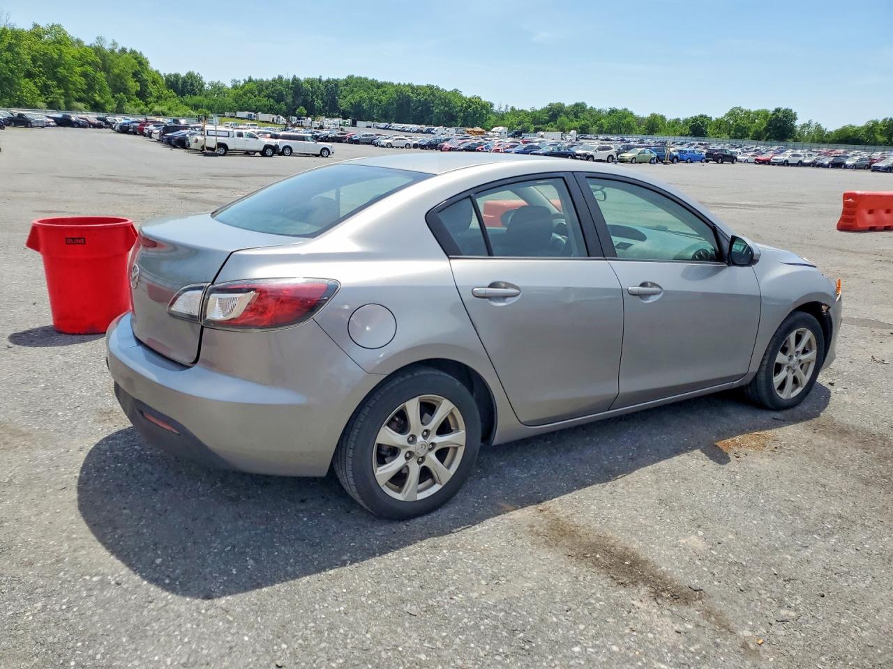 Mazda 3 I