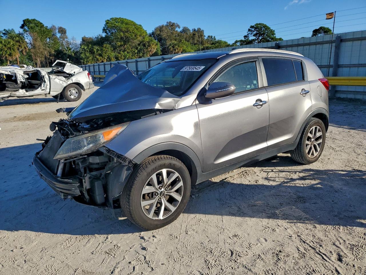Salvage Kia Sportage Image