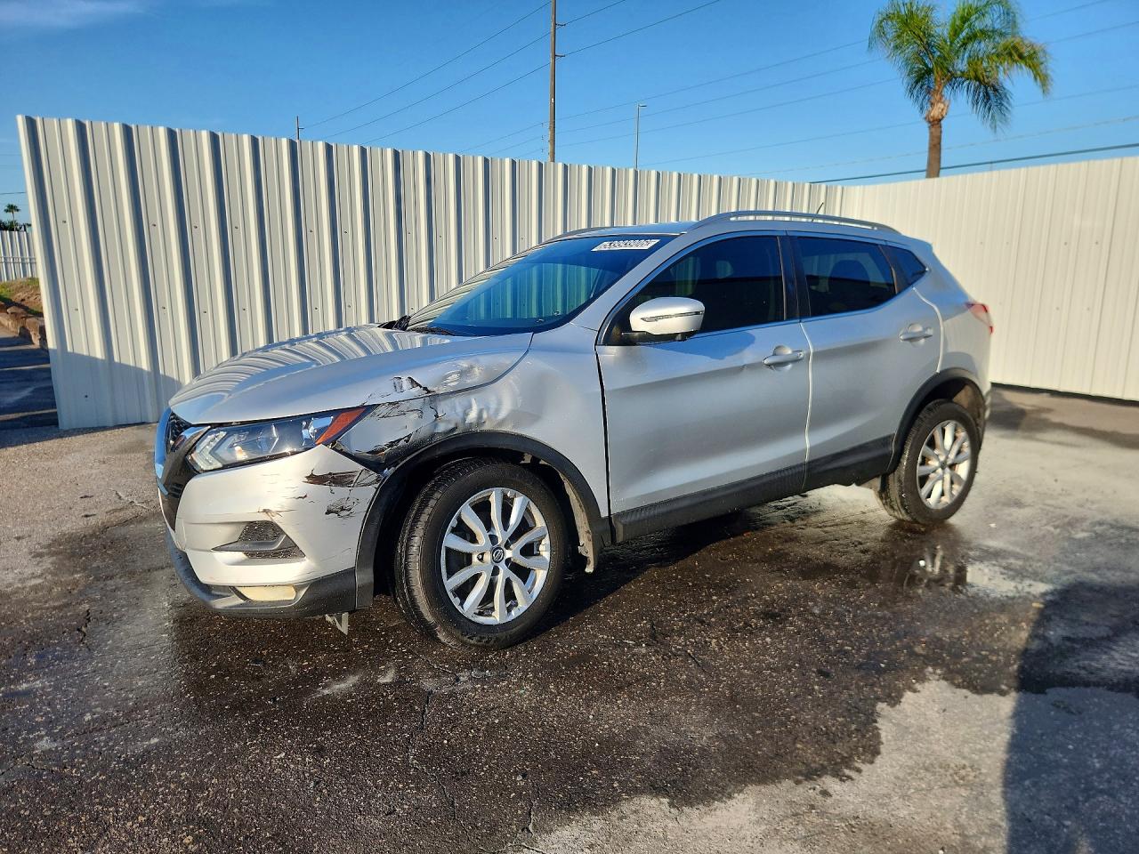 Salvage Nissan Rogue Image