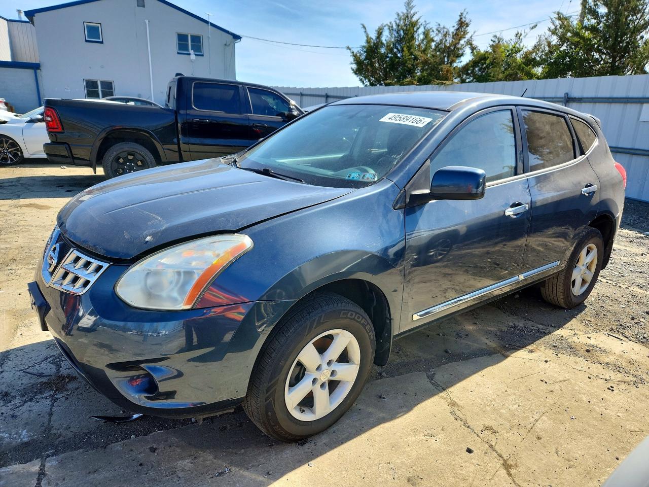 Salvage Nissan Rogue Image