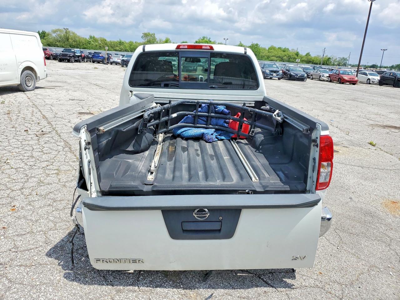 Nissan Frontier S