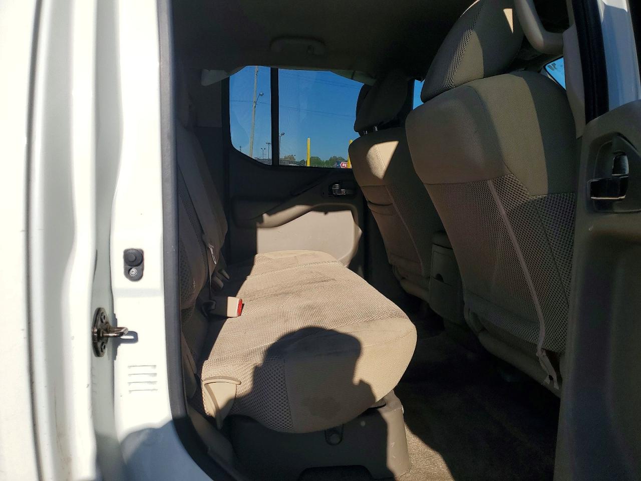 Nissan Frontier S