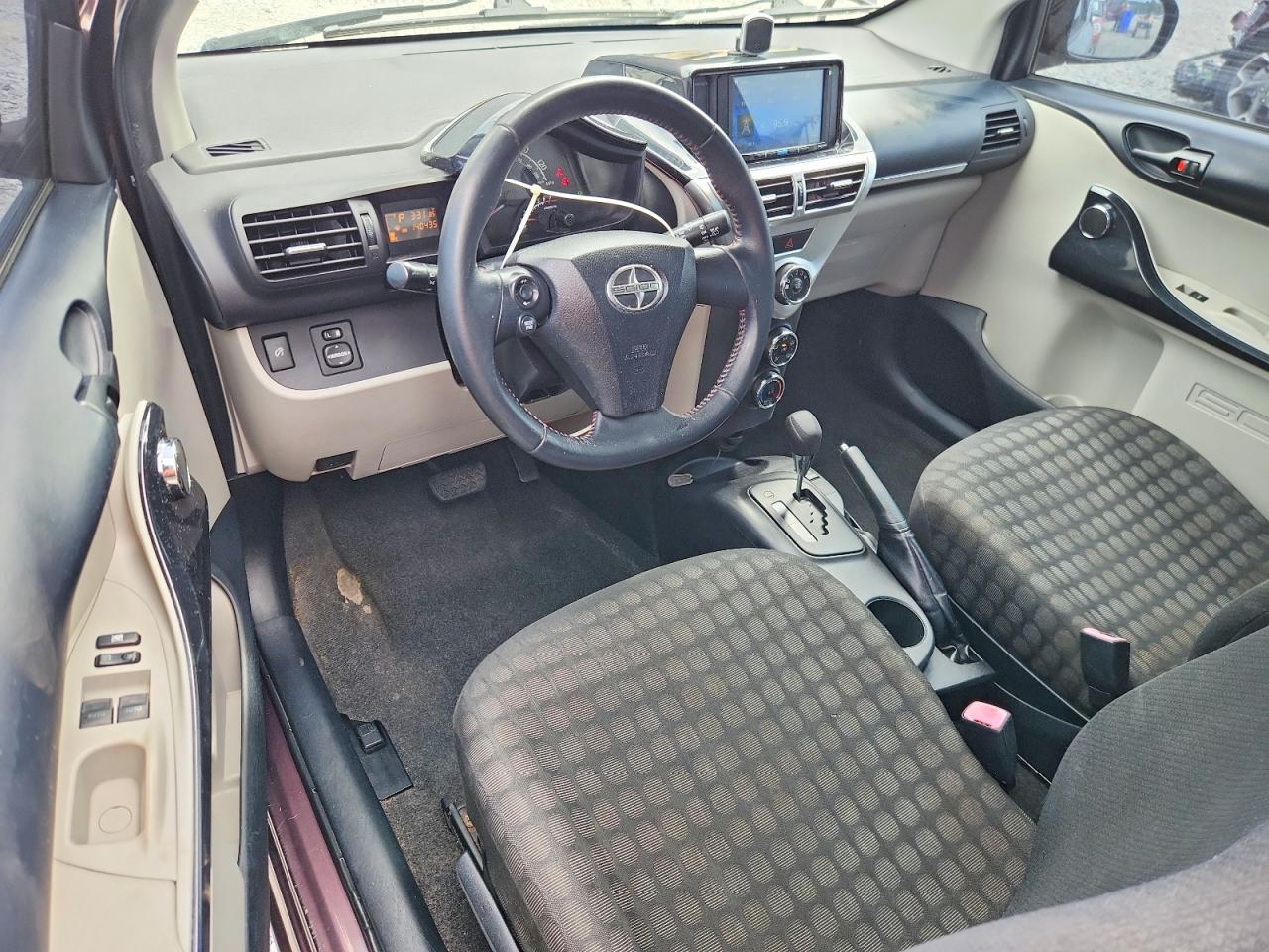 Scion iQ Base