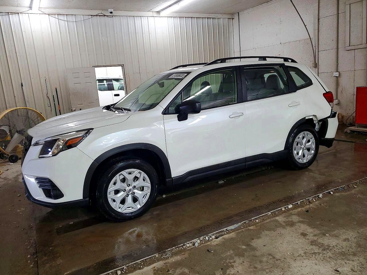 Salvage Subaru Forester Image