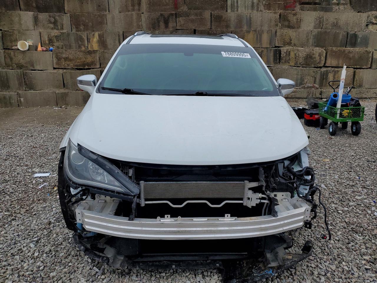 Chrysler Pacifica Limited